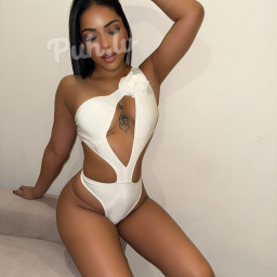 Valentina, 21