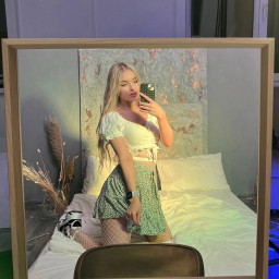Anna, 25